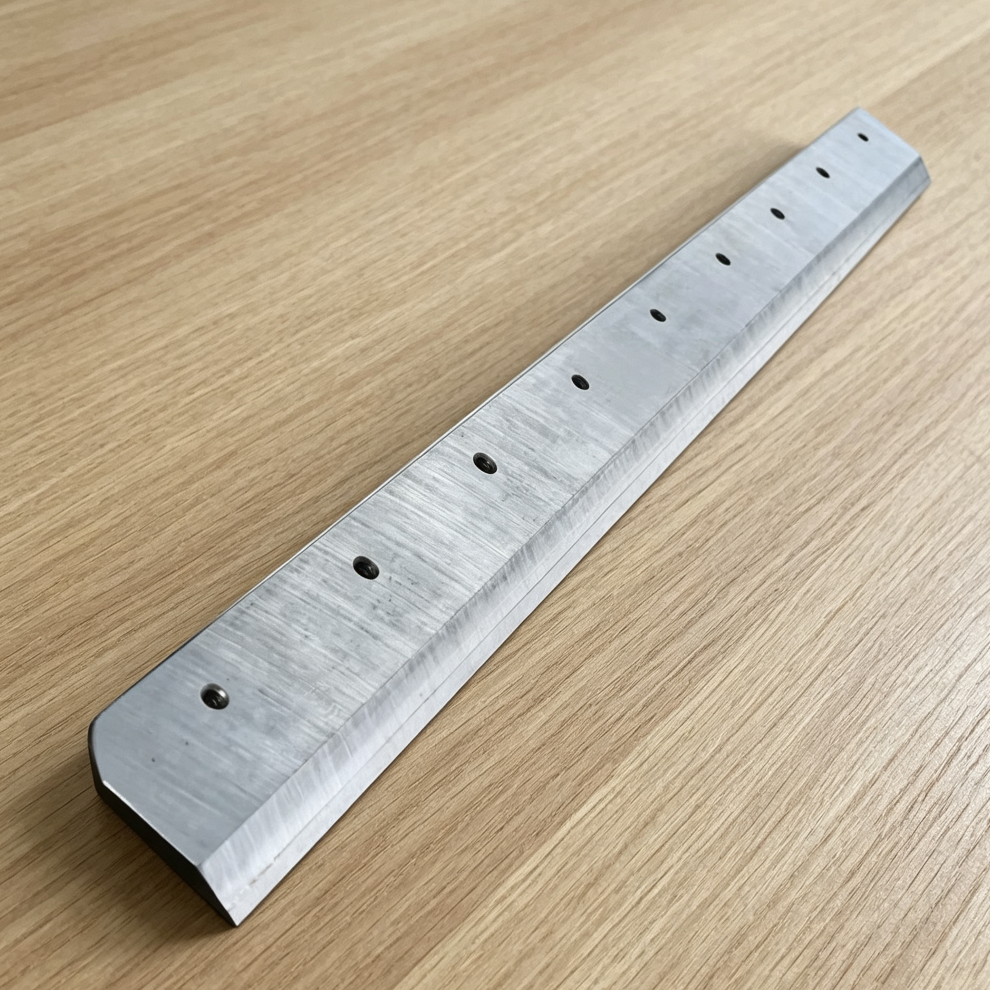 1 Replacement Blade for 17" Heavy Duty Guillotine Cutter - Image 1